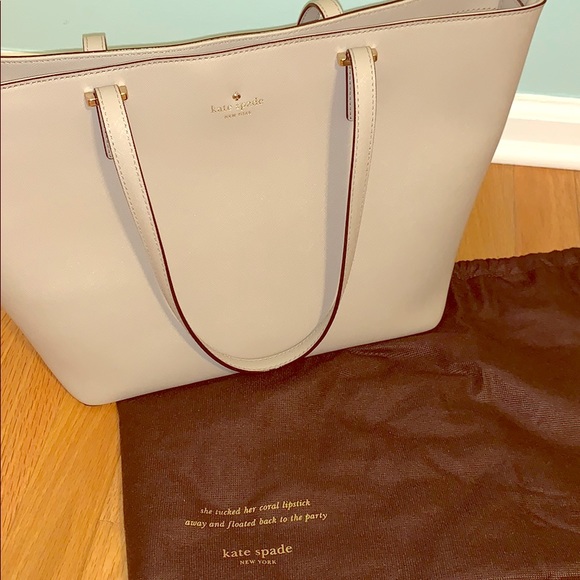kate spade Handbags - Kate Spade Beige Tote